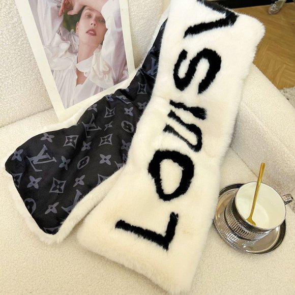 💎✨AUTHENTIC✨💎Louis Vuitton scarf - Picture 1 of 8
